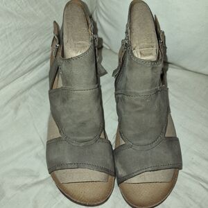 Miz Mooz Gray and Tan Leather Sandals